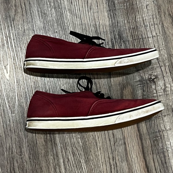 Authentic Lo Pro Vans. - Picture 5 of 8